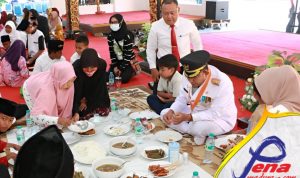 Bupati Achmad Fauzi Wongsojudo Ajak Ratusan Anak Yatim Do’a Bersama Di Moment 17 Agustus