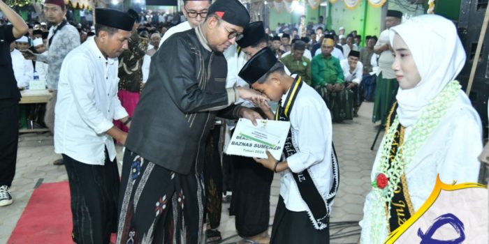 Bupati Achmad Fauzi Wongsojudo Hadiri Haul Majmuk Pendiri Ponpes Al-Hidayah Berikan Apresiasi Santri Tahfidz Berprestasi