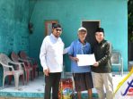 Bupati dan Baznas Sumenep Serahkan RTLH Kepada Kakek Rasyid Desa Kolor Sumenep