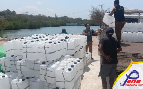 Baznas Sumenep Kembali Salurkan Bantuan Ratusan Jrigen Atasi Krisis Air Bersih di Kangayan